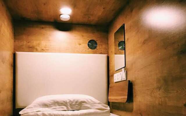 Cube Bed Station - Hostel