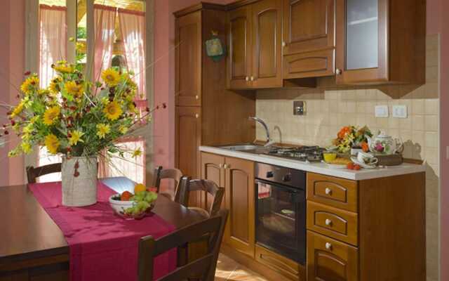 Spacious Farmhouse in Valfabbrica With Pool