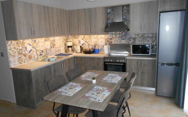 Haris Apartments