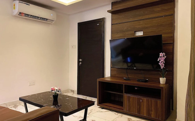 Luxurious 1 Bedroom Apartment with  Pool