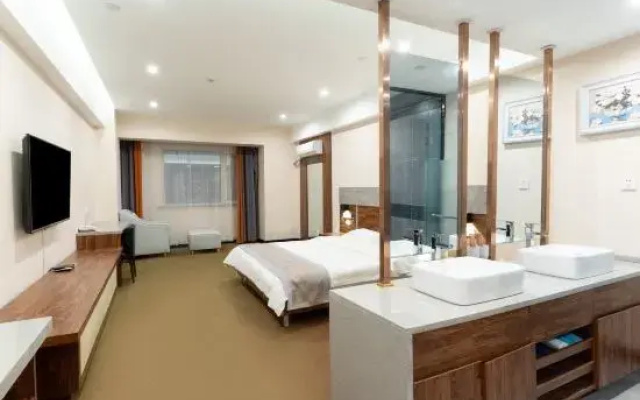 Qiqihar Jingyue Holiday Hotel