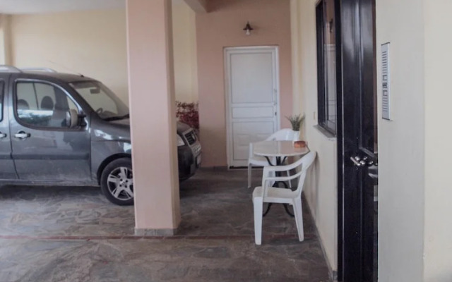 Charming Trikala Apartment With Garden & Central Heating