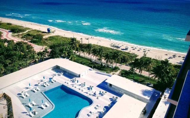 Alexander 1704 2 Bedroom Apts by Redawning