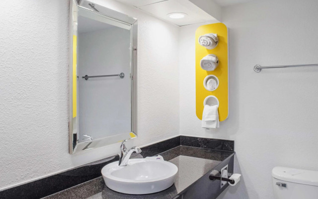 Motel 6 Brockton, MA