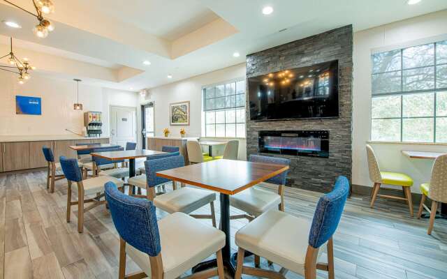 Comfort Suites Oil Center