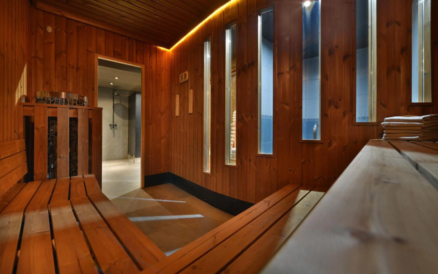 Maximilian Lifestyle Resort