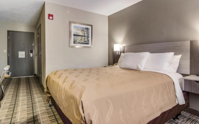 Quality Inn & Suites Grove City - Outlet Mall