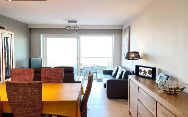 Apartment in Nieuwpoort With sea View