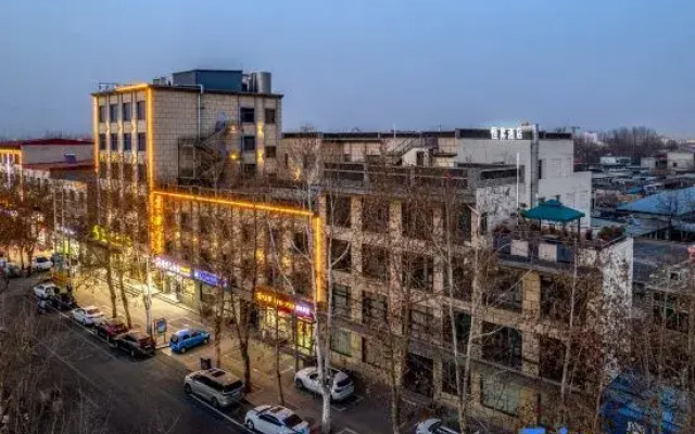 Xiongan Henseng Hotel (Xiong'an New District Baiyangdian High-speed Railway Station)