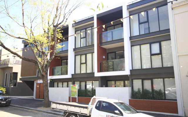 RNR Serviced Apartments North Melbourne