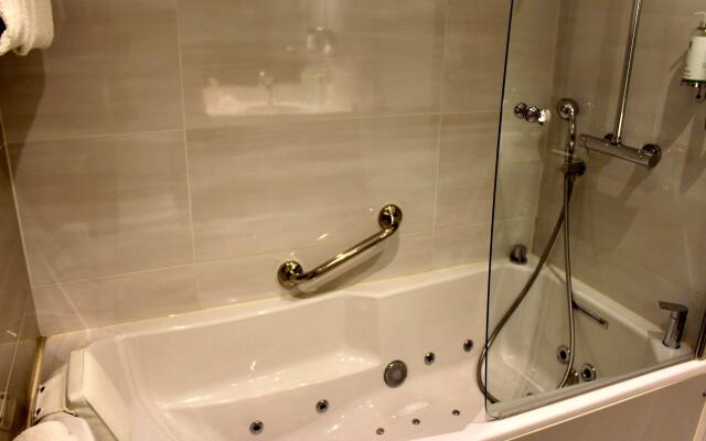 Best Western Plus Hotel Carlton