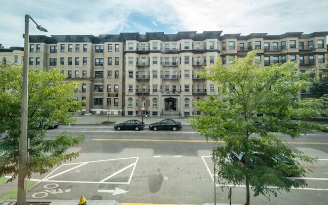 Elegant Suites in Westland Avenue