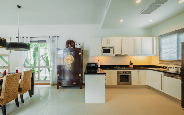 Ivory Pool Villa in Nai Harn Villa