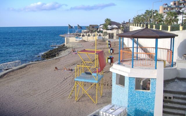 Seashells Penthouse Hot Tub Seaview by Getaways Malta