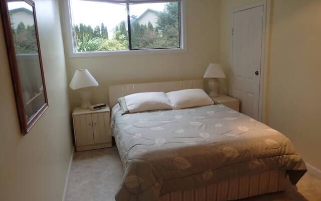 Airport Bed & Breakfast Victoria BC