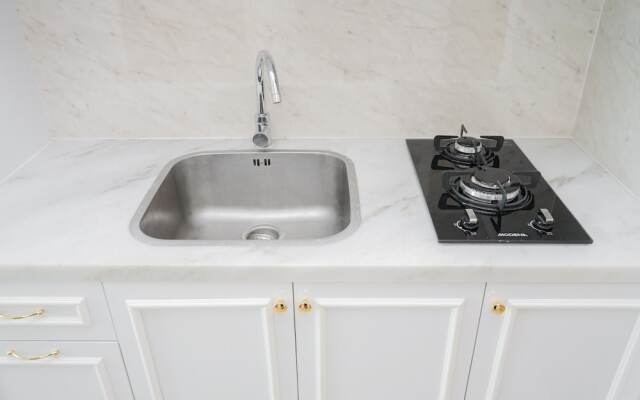 Comfort and Modern Studio at Tree Park Cikokol Apartment