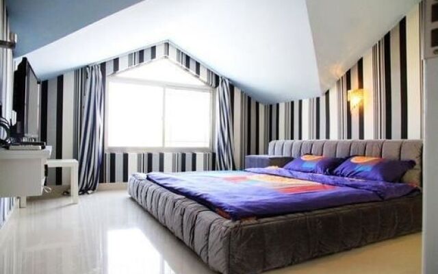 Blue Hotel