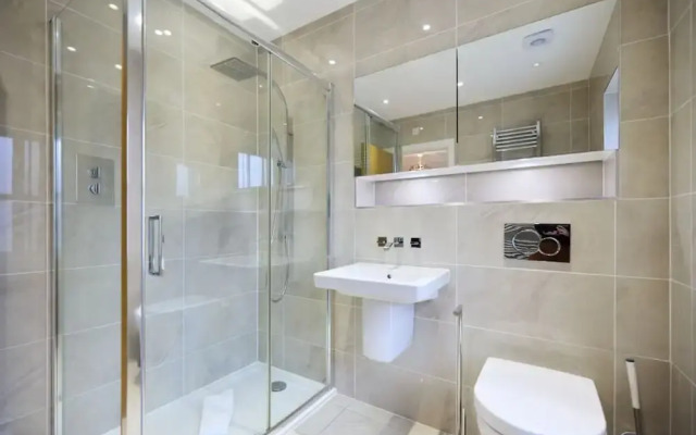 The Ascot Escape - Stylish 4bdr With Courtyard