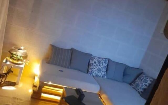 Cozy 2 bedrooms apartment in Jabal Lwebdeh