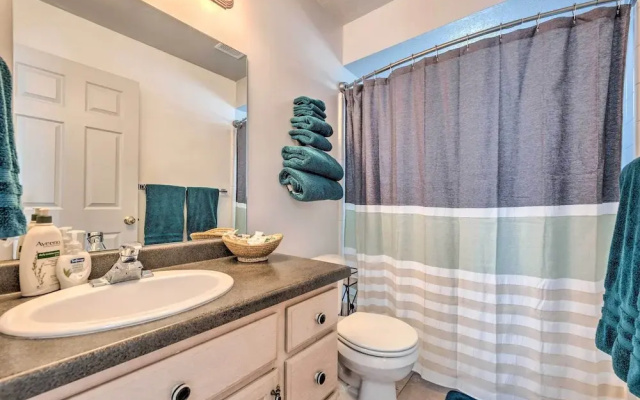Family-friendly Logan Farmhouse w/ Yard & Near USU