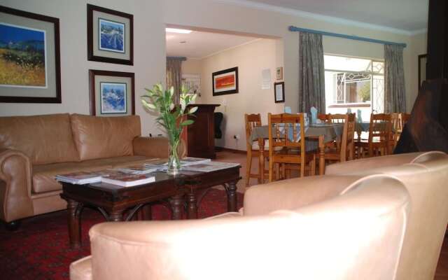 Woodmead Guest Lodge
