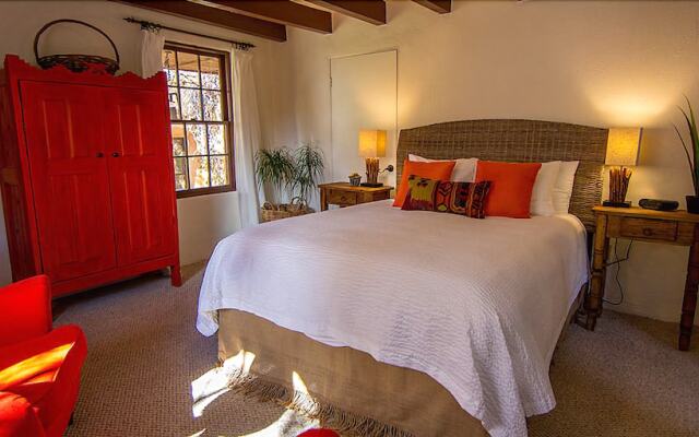 Old Taos Guesthouse Inn