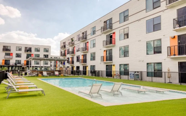 Stunning Midtown Suites by Sonder