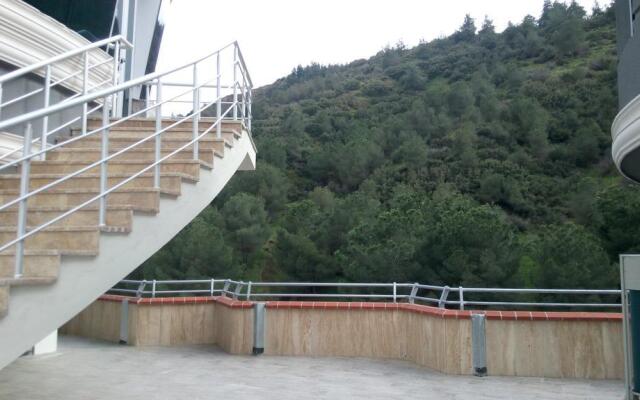 Rey Manes Hotel