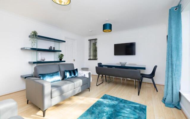 JOIVY Bright 3-Bed Flat Overlooking The Clyde