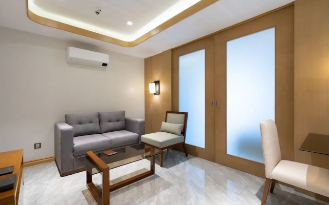 One Euphoria Luxe Hotel