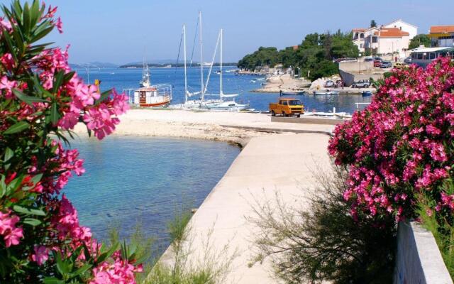 Luxury villa with a swimming pool Brodarica, Sibenik - 18803