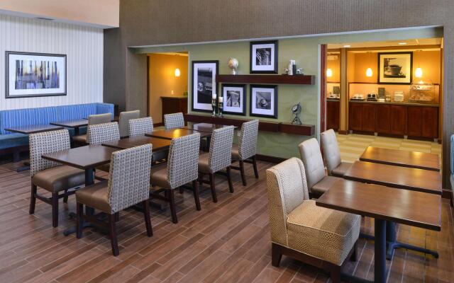 Hampton Inn & Suites St. Louis-Edwardsville