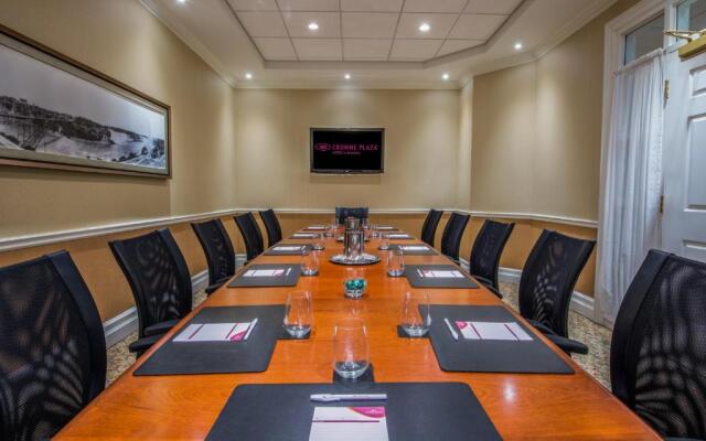 Crowne Plaza Hotel-Niagara Falls/Falls View