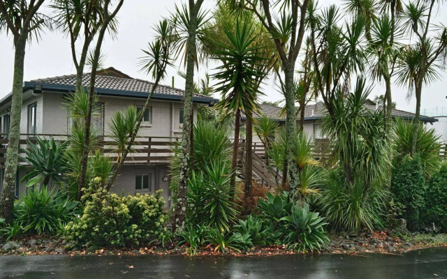Siesta Motel