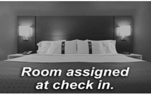 Holiday Inn Express West Los Angeles by IHG