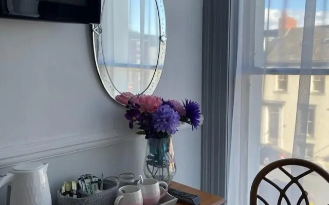 LilyRose Hotel