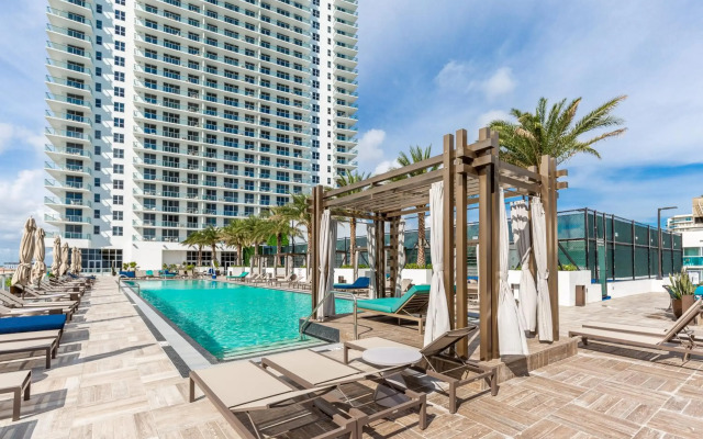 HYDE Beach House Resort Rental