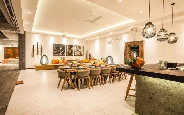 Villa 15 Stunning 6 BR Villa 400m to Beach