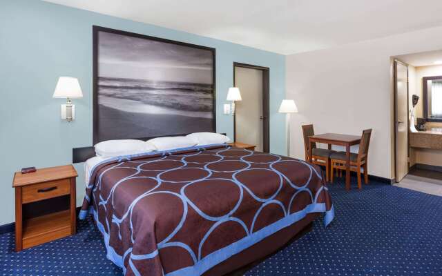 Super 8 by Wyndham El Cajon/San Diego