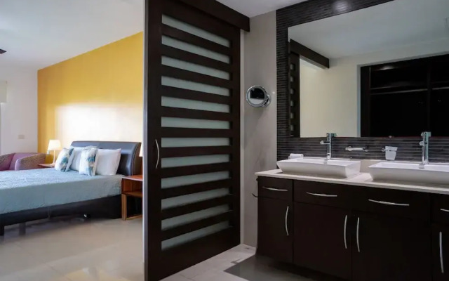Mareazul 2 Bedroom Condo