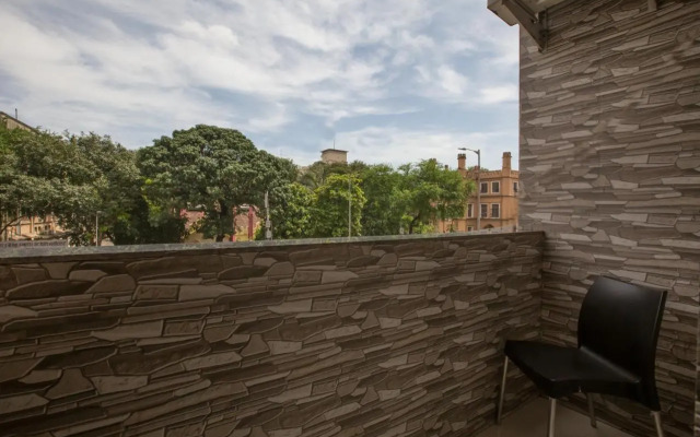 Hotel Apsara Near JJ Hospital