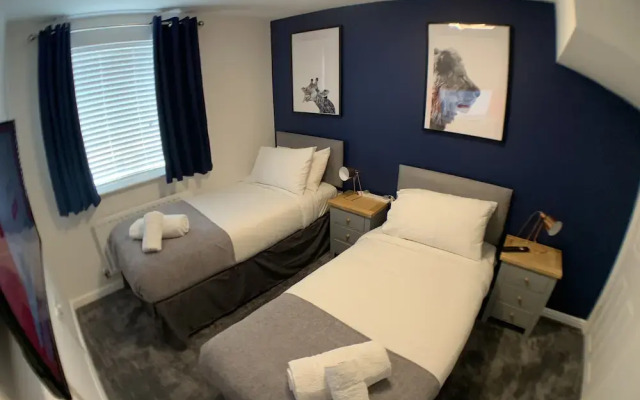 The coach house views netflix sleeps 5