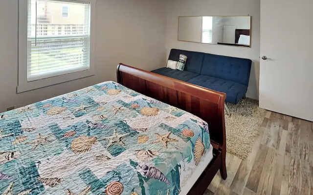 Surfside Beach Bungalow by Ryson Vacation Rentals