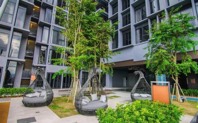 Expressionz Professional Suites by De Cartel