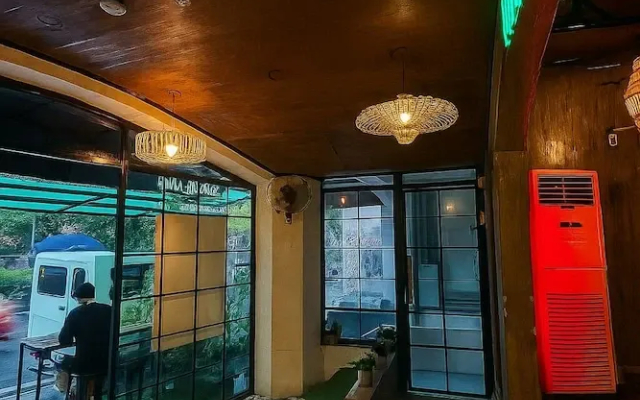 Connector Hostel