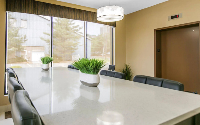 Comfort Inn Edgewater on Hudson River