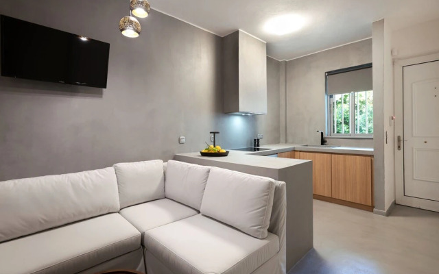 Elisa Seaside Luxury Suite Private hot Tub, Beach