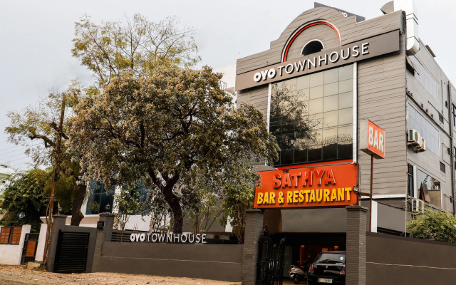 OYO Townhouse 155 Hotel Satya