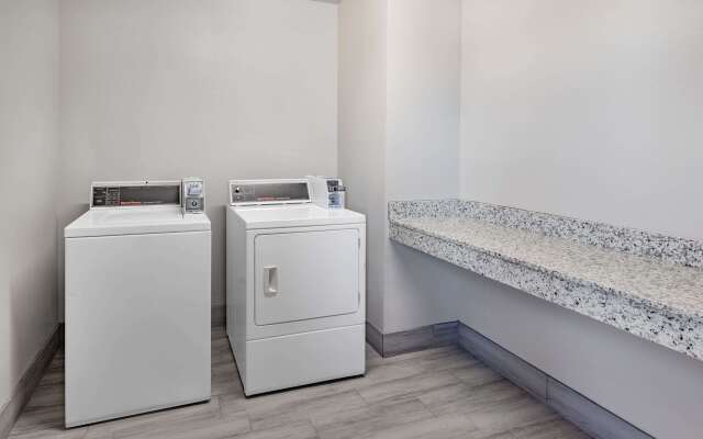 Days Inn by Wyndham Bernalillo