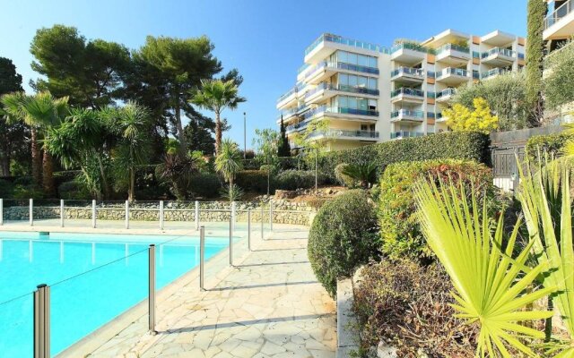 Apartment 1 Bedroom In Residence Floriana Cannes - France